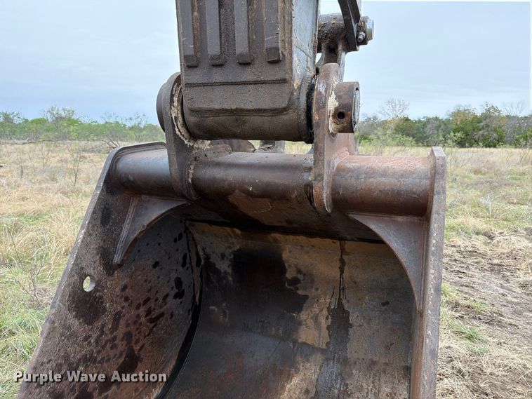 image for item ED5057 2002 Volvo EC360B LC excavator