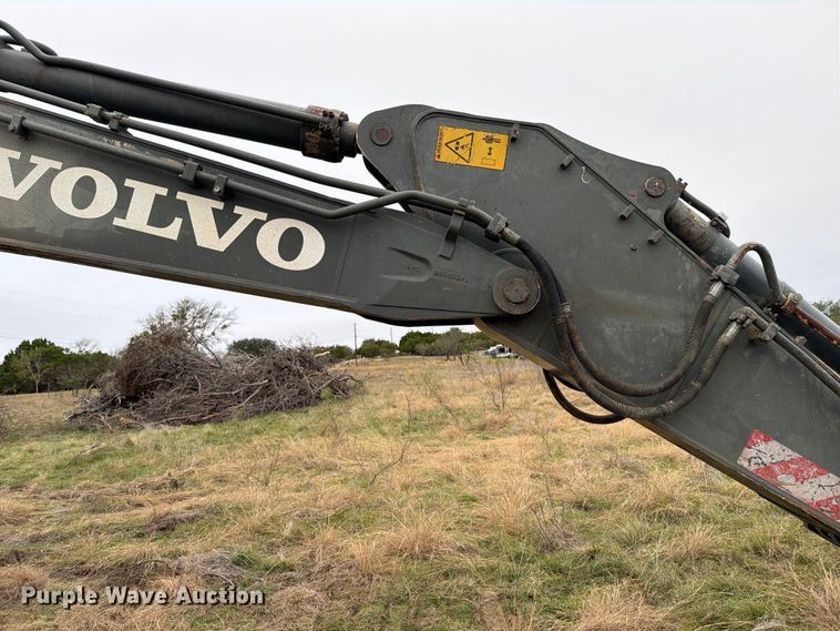 image for item ED5057 2002 Volvo EC360B LC excavator