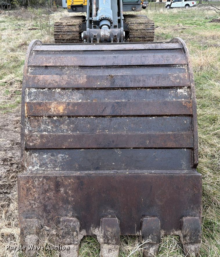 image for item ED5057 2002 Volvo EC360B LC excavator