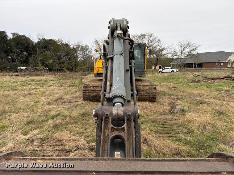 image for item ED5057 2002 Volvo EC360B LC excavator