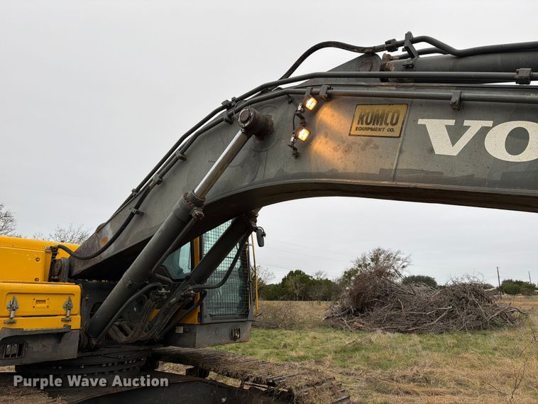 image for item ED5057 2002 Volvo EC360B LC excavator