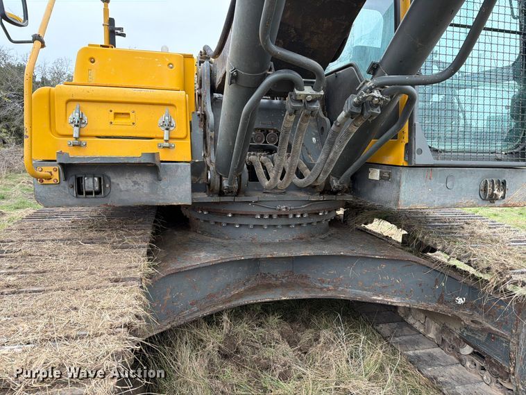 image for item ED5057 2002 Volvo EC360B LC excavator