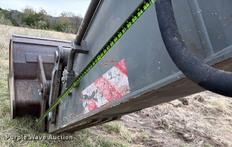 image for item ED5057 2002 Volvo EC360B LC excavator