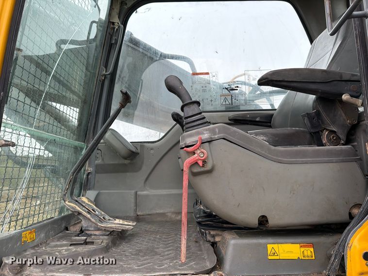 image for item ED5057 2002 Volvo EC360B LC excavator