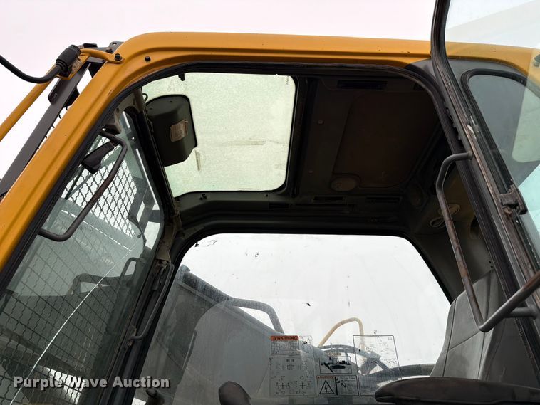 image for item ED5057 2002 Volvo EC360B LC excavator