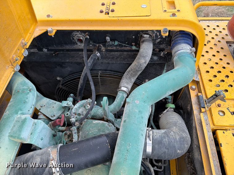 image for item ED5057 2002 Volvo EC360B LC excavator