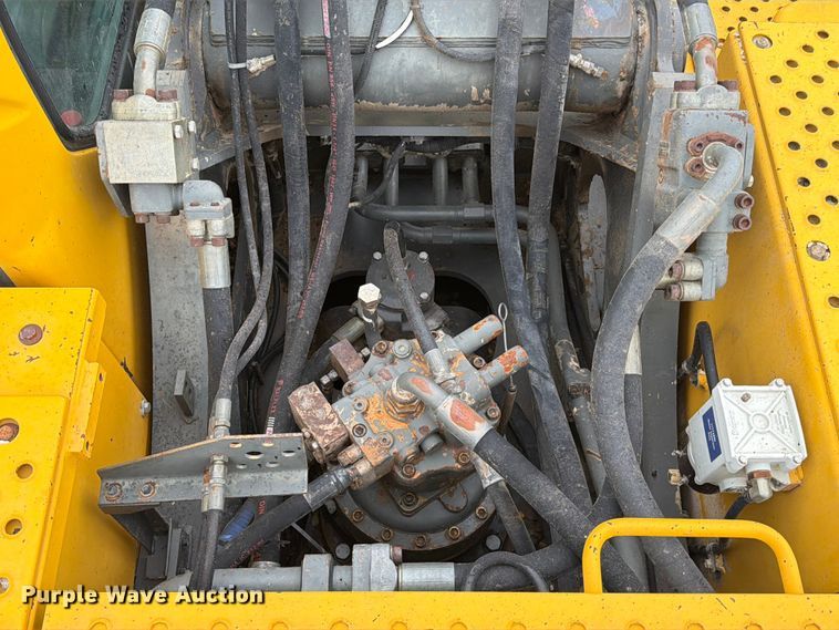 image for item ED5057 2002 Volvo EC360B LC excavator