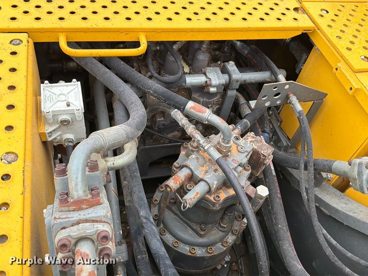 image for item ED5057 2002 Volvo EC360B LC excavator