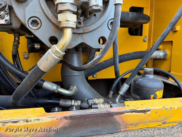 image for item ED5057 2002 Volvo EC360B LC excavator