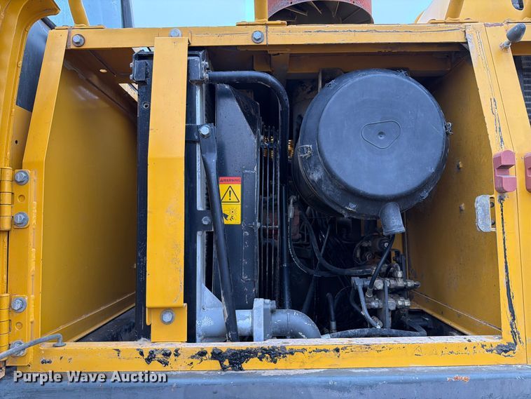 image for item ED5057 2002 Volvo EC360B LC excavator