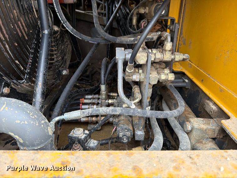 image for item ED5057 2002 Volvo EC360B LC excavator