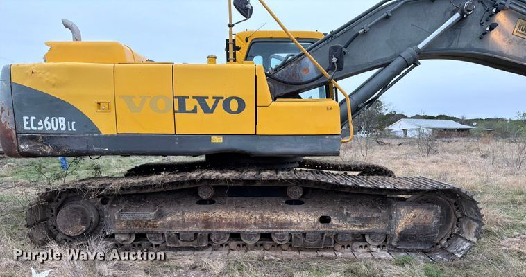image for item ED5057 2002 Volvo EC360B LC excavator