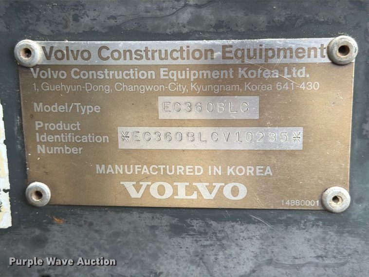 image for item ED5057 2002 Volvo EC360B LC excavator