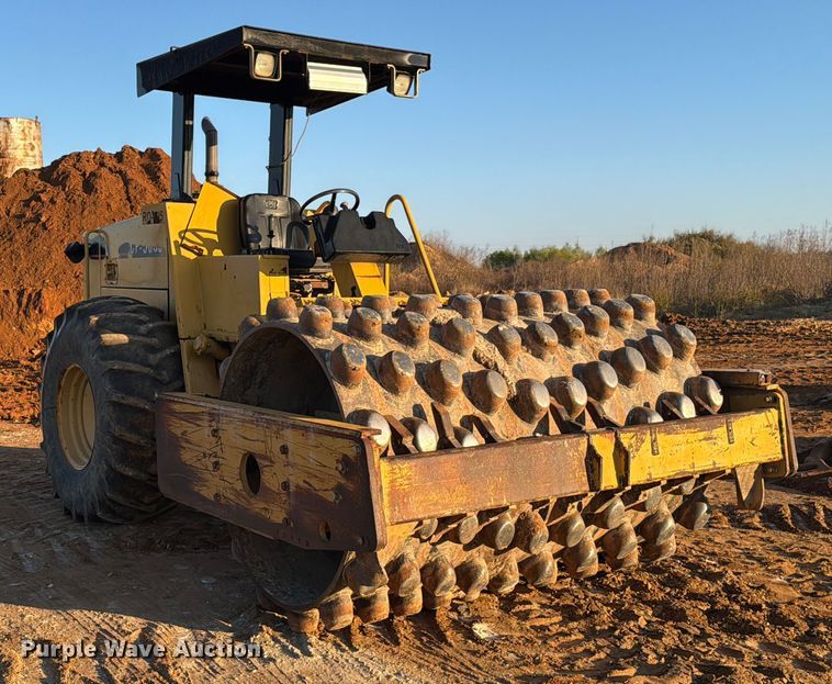 COMPACTADOR 1999 CATERPILLAR CP563C
