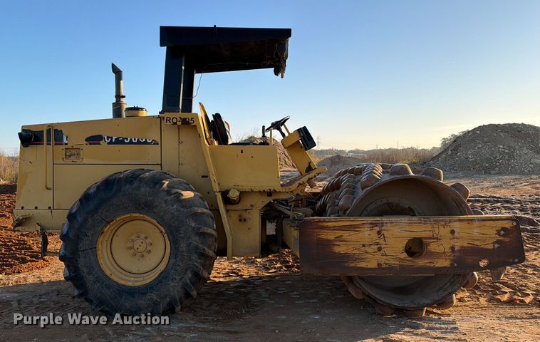 COMPACTADOR 1999 CATERPILLAR CP563C