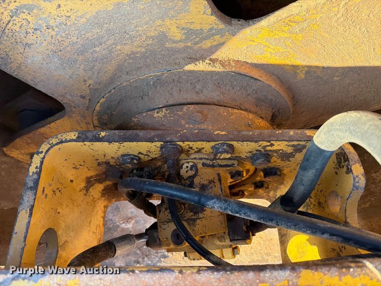 image for item ED5063 1999 Caterpillar CP-563C single drum vibratory roller