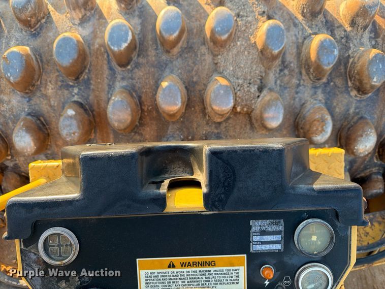 image for item ED5063 1999 Caterpillar CP-563C single drum vibratory roller
