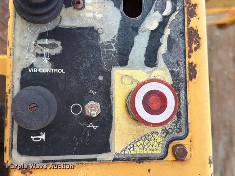 image for item ED5063 1999 Caterpillar CP-563C single drum vibratory roller