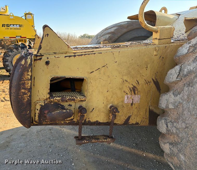 image for item ED5065 1992 Caterpillar 621 conventional scraper 