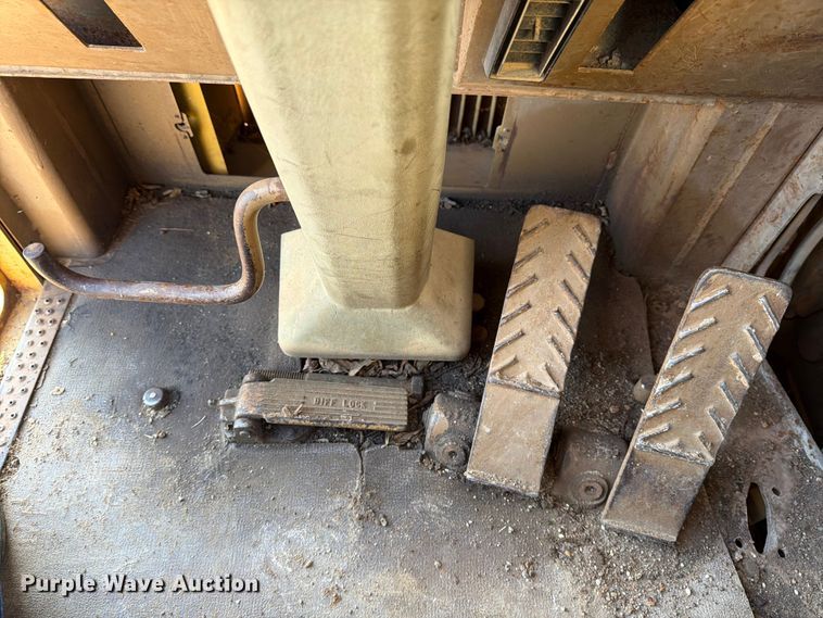 image for item ED5065 1992 Caterpillar 621 conventional scraper 