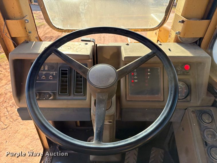 image for item ED5065 1992 Caterpillar 621 conventional scraper 