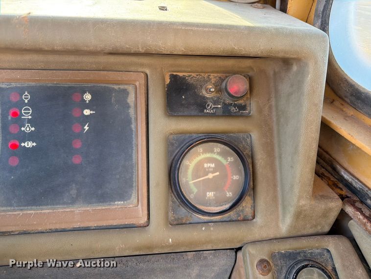 image for item ED5065 1992 Caterpillar 621 conventional scraper 