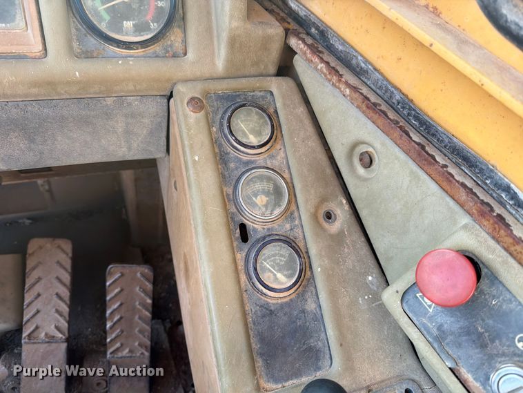 image for item ED5065 1992 Caterpillar 621 conventional scraper 