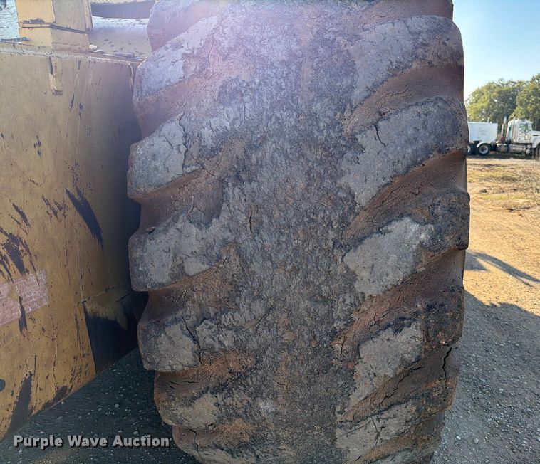 image for item ED5065 1992 Caterpillar 621 conventional scraper 