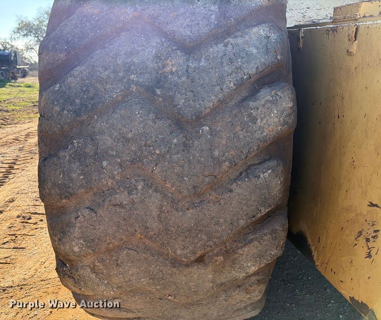 image for item ED5065 1992 Caterpillar 621 conventional scraper 