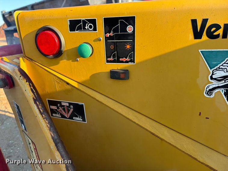 image for item ED5066 2005 Vermeer BC1000XL wood chipper