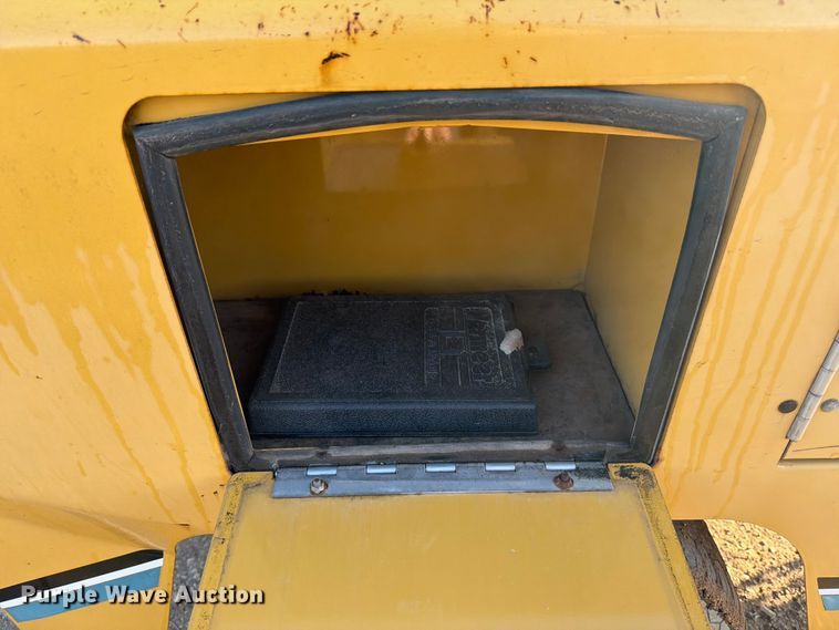 image for item ED5066 2005 Vermeer BC1000XL wood chipper