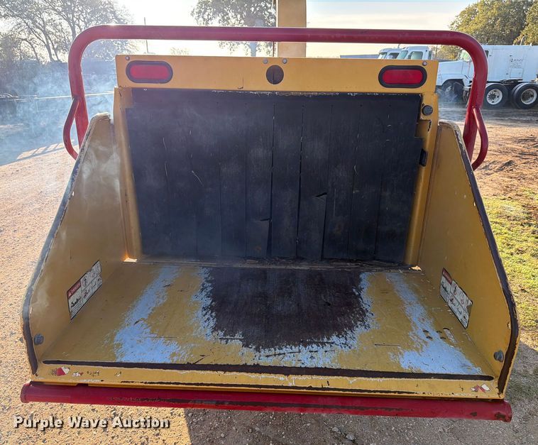 image for item ED5066 2005 Vermeer BC1000XL wood chipper