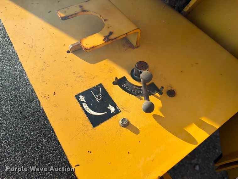 image for item ED5066 2005 Vermeer BC1000XL wood chipper