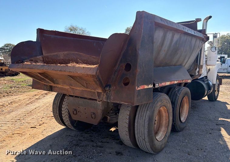 image for item ED5067 1984 Mack R600K dump truck
