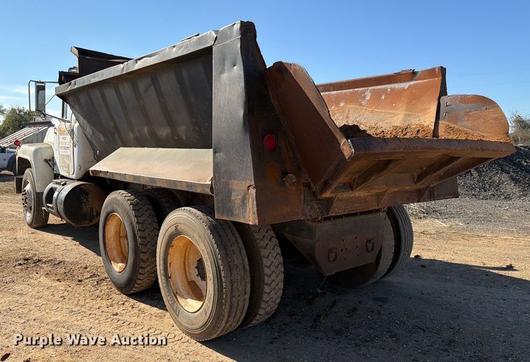 image for item ED5067 1984 Mack R600K dump truck
