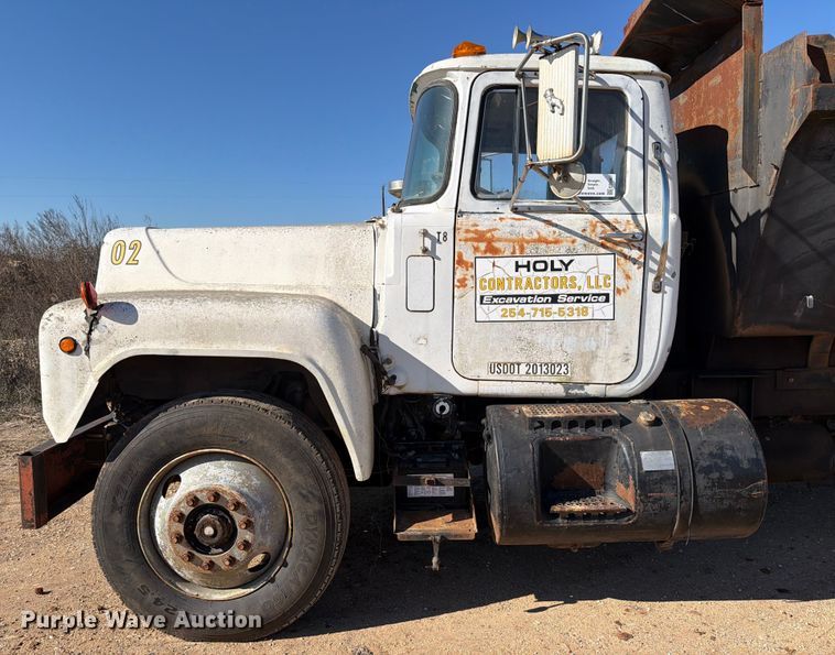 image for item ED5067 1984 Mack R600K dump truck
