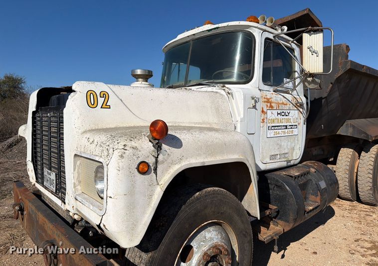 image for item ED5067 1984 Mack R600K dump truck