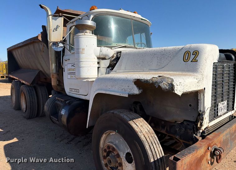 image for item ED5067 1984 Mack R600K dump truck