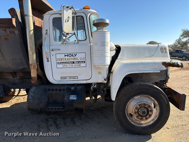 image for item ED5067 1984 Mack R600K dump truck