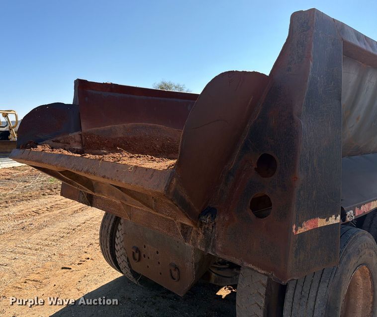 image for item ED5067 1984 Mack R600K dump truck