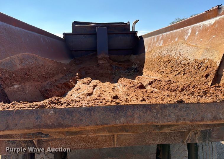 image for item ED5067 1984 Mack R600K dump truck