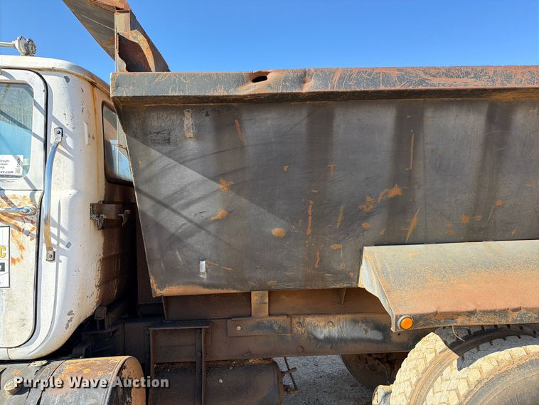 image for item ED5067 1984 Mack R600K dump truck