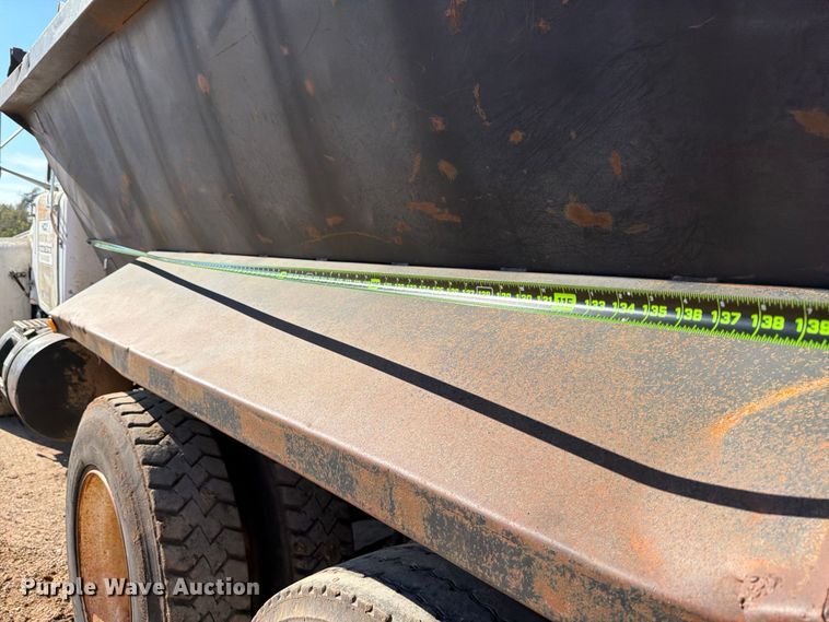 image for item ED5067 1984 Mack R600K dump truck