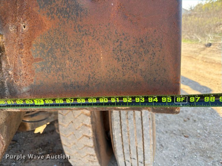 image for item ED5067 1984 Mack R600K dump truck