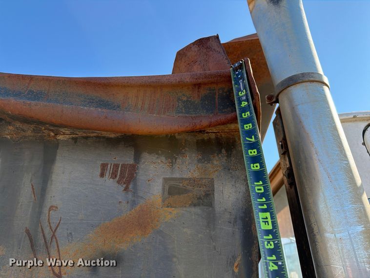 image for item ED5067 1984 Mack R600K dump truck