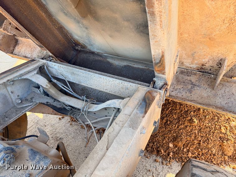 image for item ED5067 1984 Mack R600K dump truck