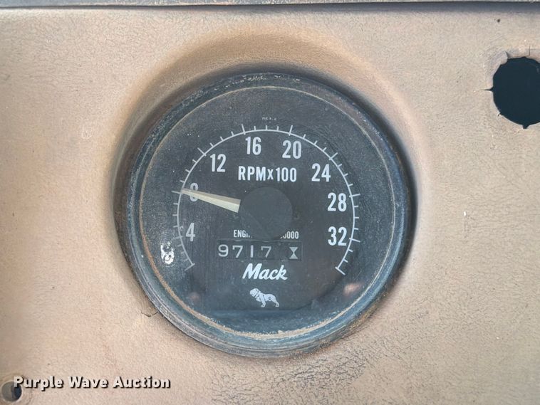 image for item ED5067 1984 Mack R600K dump truck