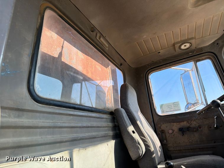 image for item ED5067 1984 Mack R600K dump truck