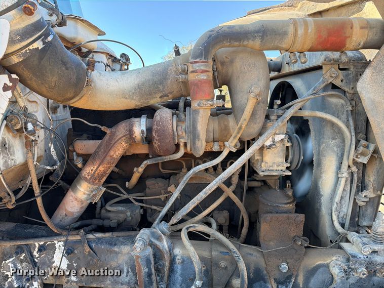image for item ED5067 1984 Mack R600K dump truck
