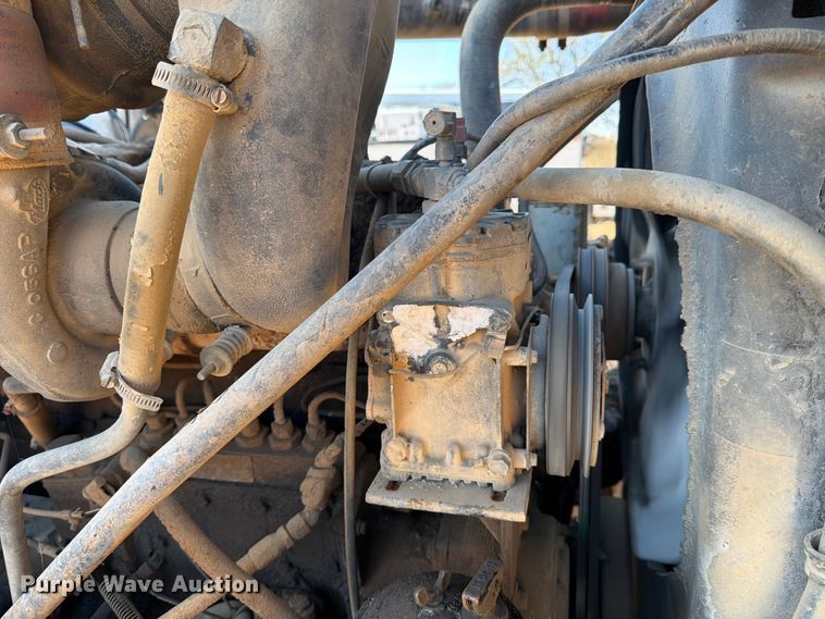 image for item ED5067 1984 Mack R600K dump truck